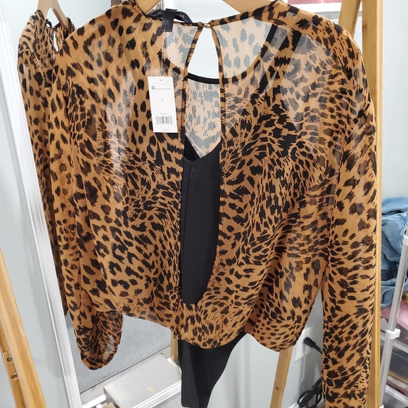 Banana Republic Leopard print LS bodysuit size S - Picture 8 of 8